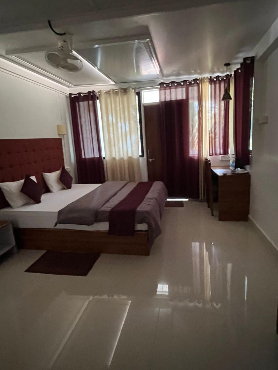 Deluxe Double Room with Side Sea View photo 3